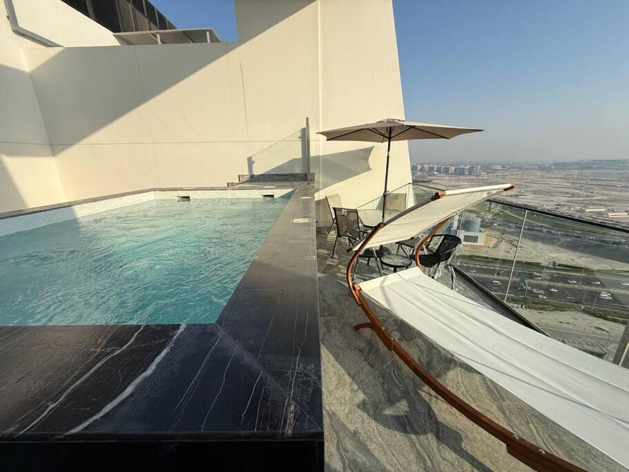Private Pool Penthouse, Downtown